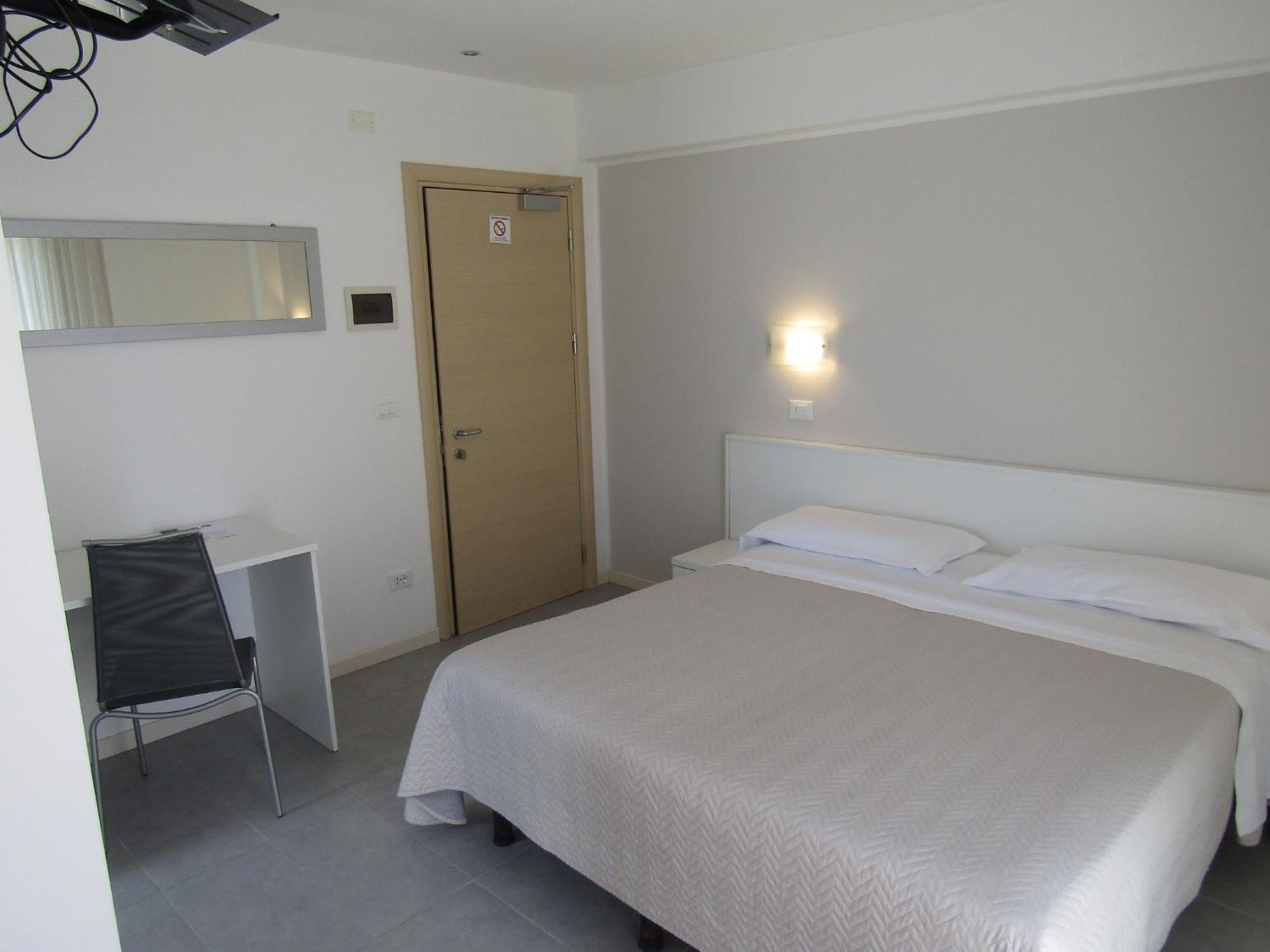 Hotel Atene 리도 디 예솔로 외부 사진