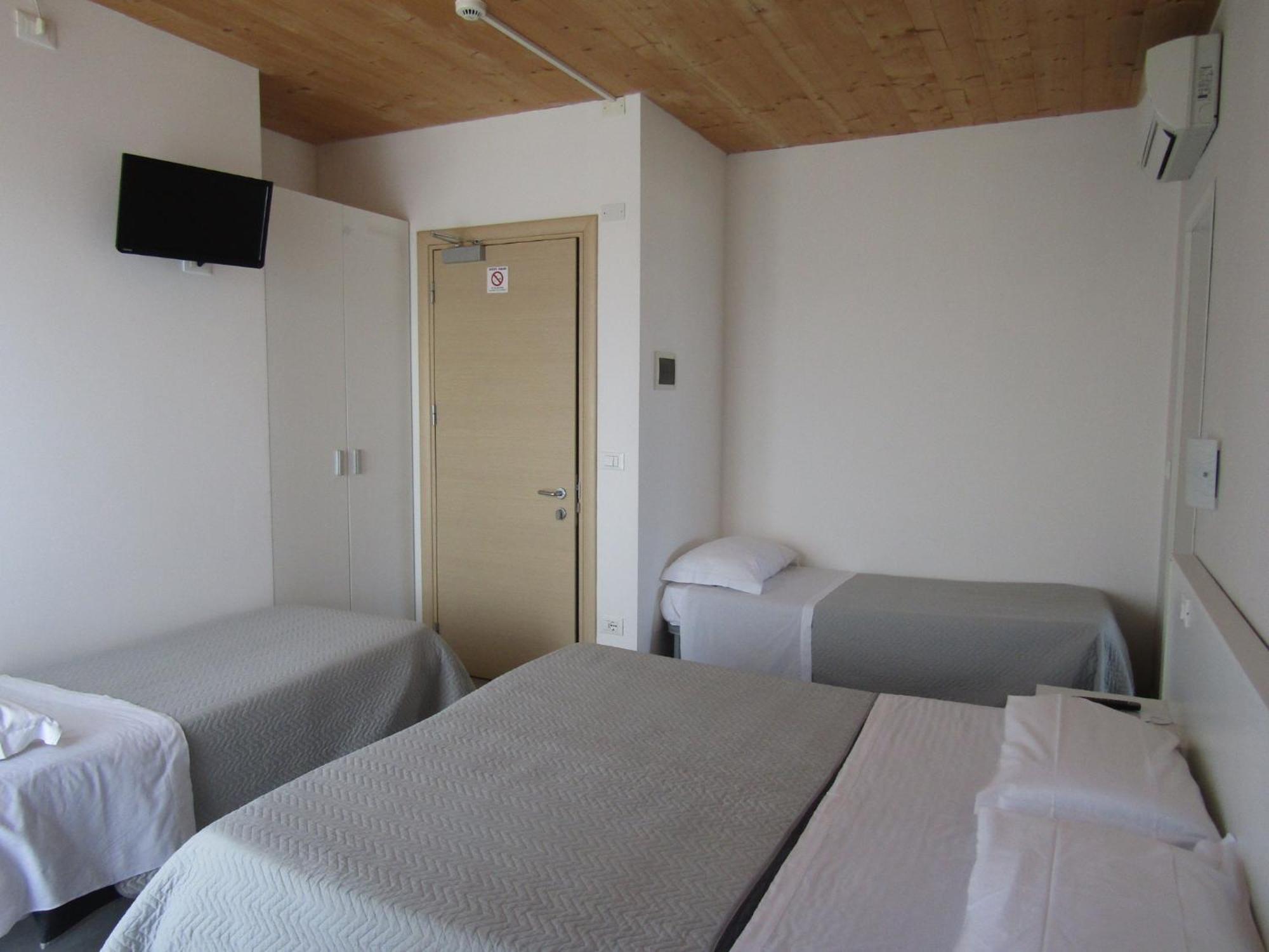 Hotel Atene 리도 디 예솔로 외부 사진